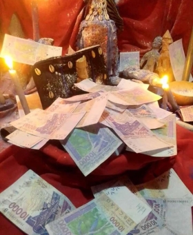 Vous avez des blocages récurrents ? Vous subissez un envoûtement ? PORTEFEUILLE MAGIQUE, LE SEUL ET VRAI PORTEFEUILLE MAGIQUE VAUDOU DU GRAND MAÎTRE VAUDOU MEDIUM Mr BONI
LE PORTEFEUILLE MAGIQUE D