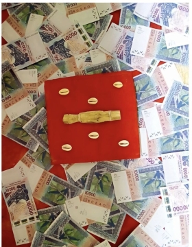 Vous avez des blocages récurrents ? Vous subissez un envoûtement ? PORTEFEUILLE MAGIQUE, LE SEUL ET VRAI PORTEFEUILLE MAGIQUE VAUDOU DU GRAND MAÎTRE VAUDOU MEDIUM Mr BONI
LE PORTEFEUILLE MAGIQUE D