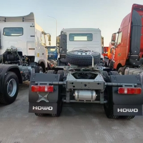 Camion à vendre en chine Marque: Tracteur HOWO NX 6x4
Modèle: ZZ4257V344JB1
Moteur: Moteur WP12S430E201, moteur Weichai 430 hp Norme II
Cabine: Cabine HOWO H77L, Bunk Simple, Climatisation, Siège Principal à Airbag
Transmission: Transmission HW19710
Essieu de transmission: Essieu arrière double MCX16ZG (Tambour), Rapport de transmission 4.803
Essieu avant: Essieu avant VGD95 (Tambour)
Pneus: Pneus tubeless 315/80R22.5
Direction: Direction Bosch
ABS: Pas d